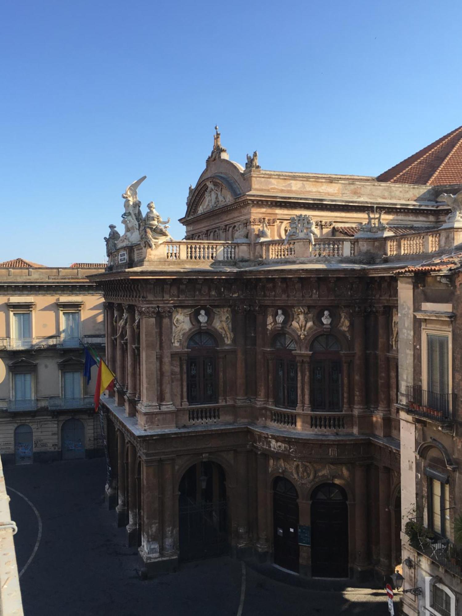 Wonderful Teatro Massimo Bellini Appartement Catánia Buitenkant foto