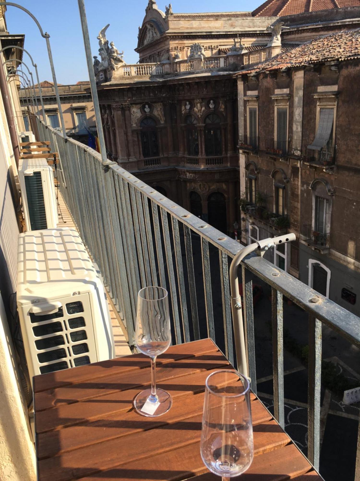 Wonderful Teatro Massimo Bellini Appartement Catánia Buitenkant foto