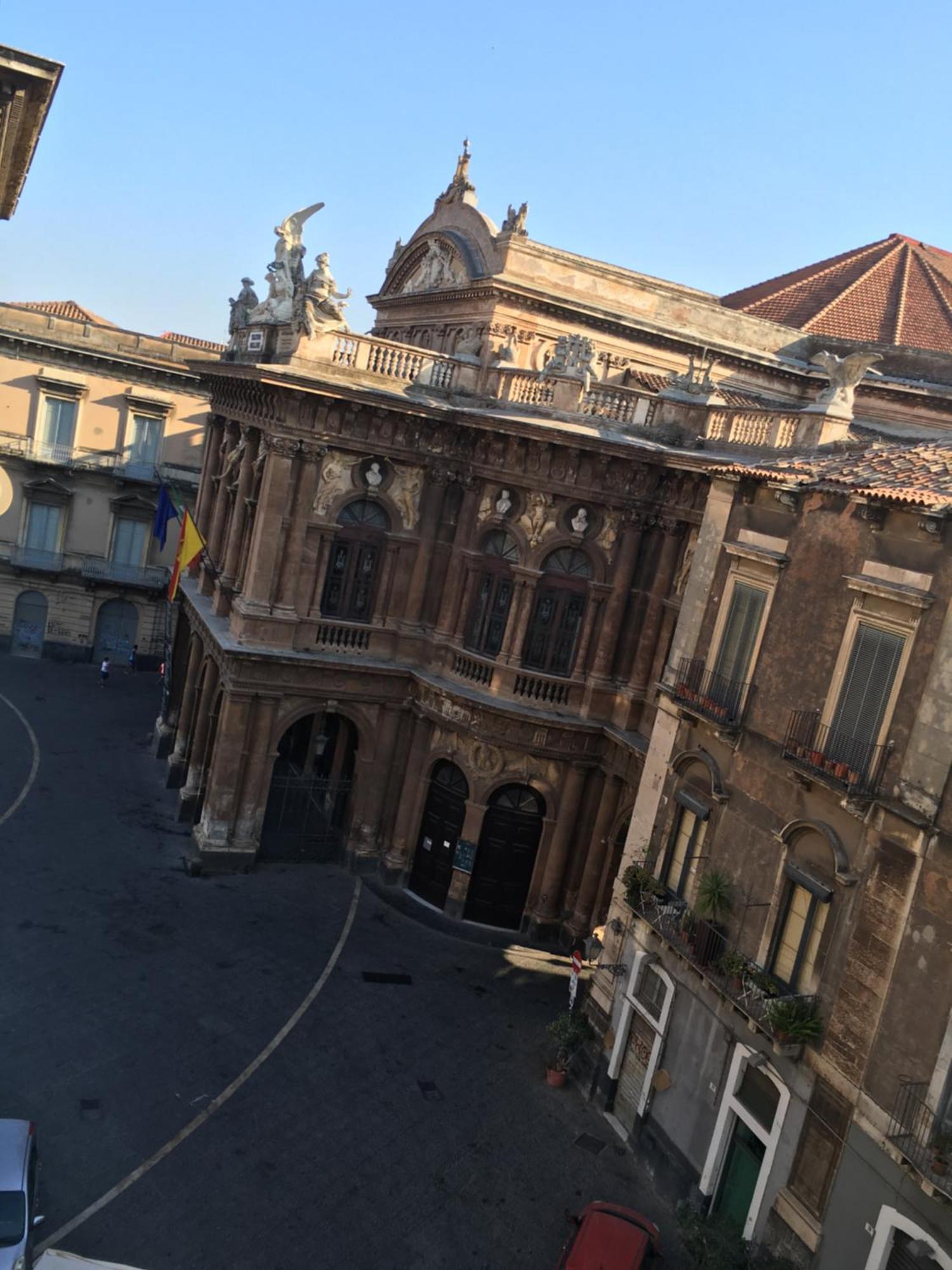 Wonderful Teatro Massimo Bellini Appartement Catánia Buitenkant foto