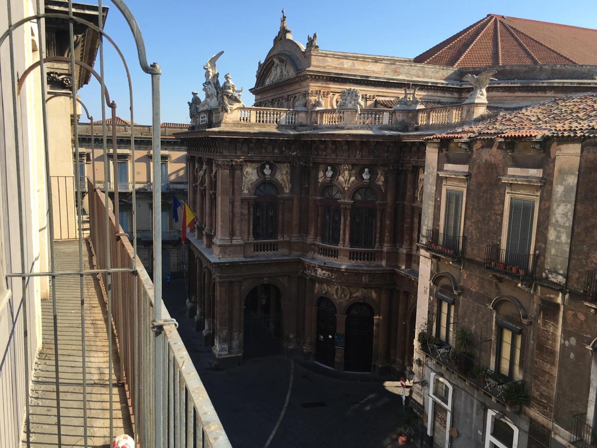 Wonderful Teatro Massimo Bellini Appartement Catánia Buitenkant foto