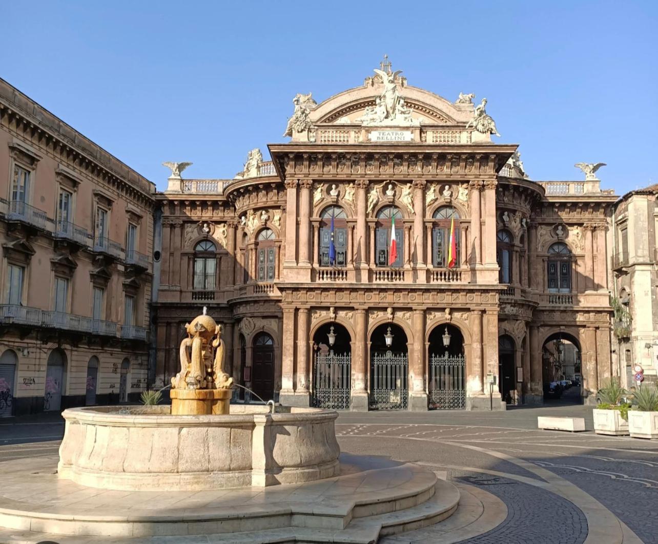 Wonderful Teatro Massimo Bellini Appartement Catánia Buitenkant foto